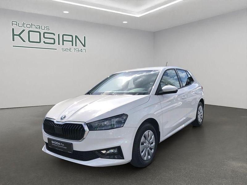 Weiß Gebraucht 2024 Skoda Fabia Ambition Kleinwagen | 22.950 € (Fairer Preis) - Bild 1/4