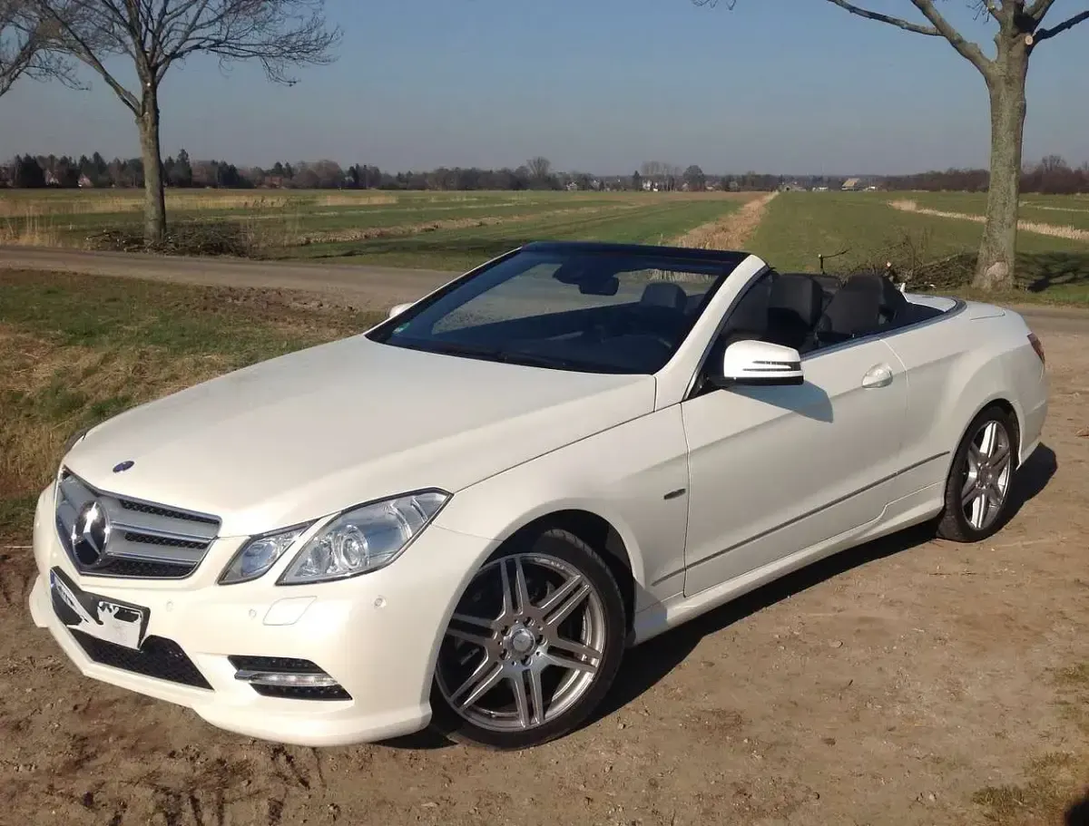 Gebraucht Mercedes E220 Elegance 170 PS (125 kW) 2012 Weiß Cabrio
