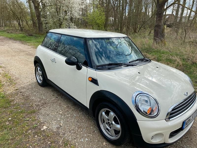 Gebraucht Mini ONE Pepper 75 PS (55 kW) 2012 Weiß Kleinwagen