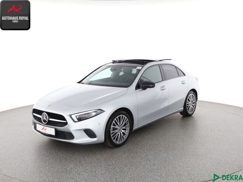 Silber Gebraucht 2021 Mercedes A250 Night Limousine | 33.880 € (Fairer Preis) - Bild 1/4