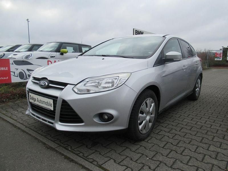 Gebraucht Ford Focus Trend 125 PS (91 kW) 2012 Silber Limousine