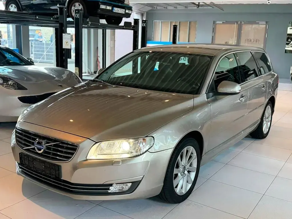 Gebraucht Volvo V70 181 PS (133 kW) 2015 Silber Kombi