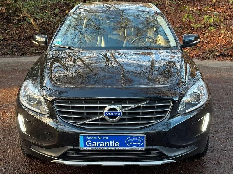 Gebraucht Volvo XC60 Summum 150 PS (110 kW) 2017 Schwarz SUV