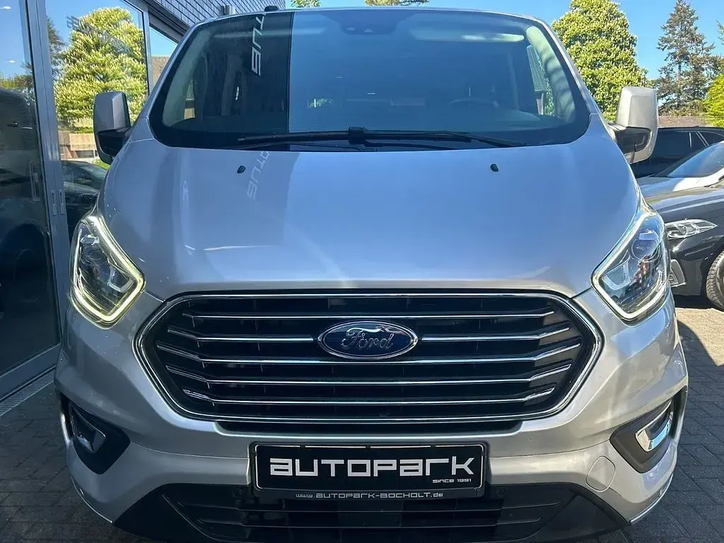 Gebraucht Ford Tourneo Titanium 170 PS (125 kW) 2018 Silber Kombi