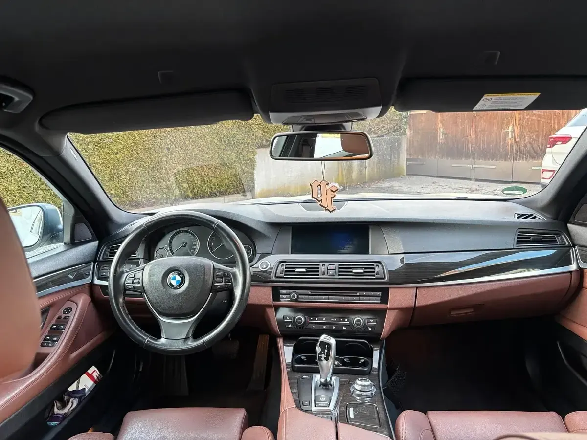 Gebraucht BMW 523 204 PS (150 kW) 2010 Weiß Limousine