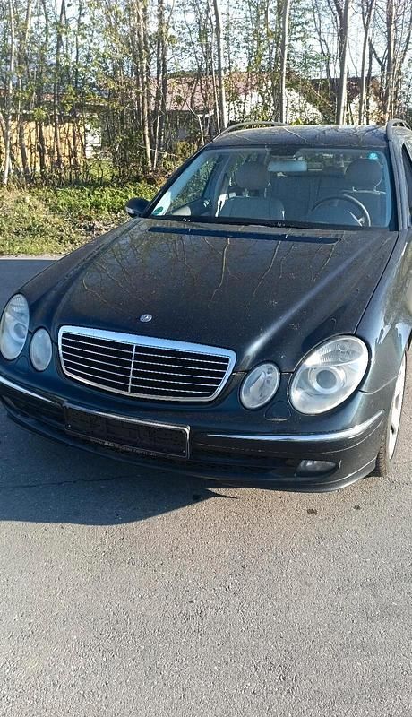 Second-hand Mercedes E320 204 CP (150 kW) 2004 Albastru Break
