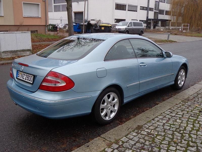 Gebraucht Mercedes CLK240 Elegance 170 PS (125 kW) 2004 Blau Coupé