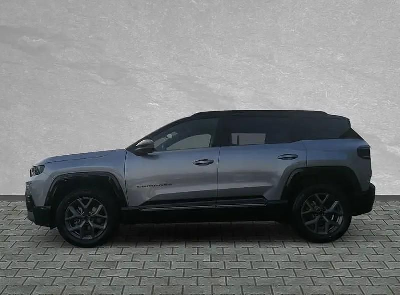 Neu Jeep Compass 156 kW (213 PS) 2026 Yosemite, dach volcano schwarz SUV