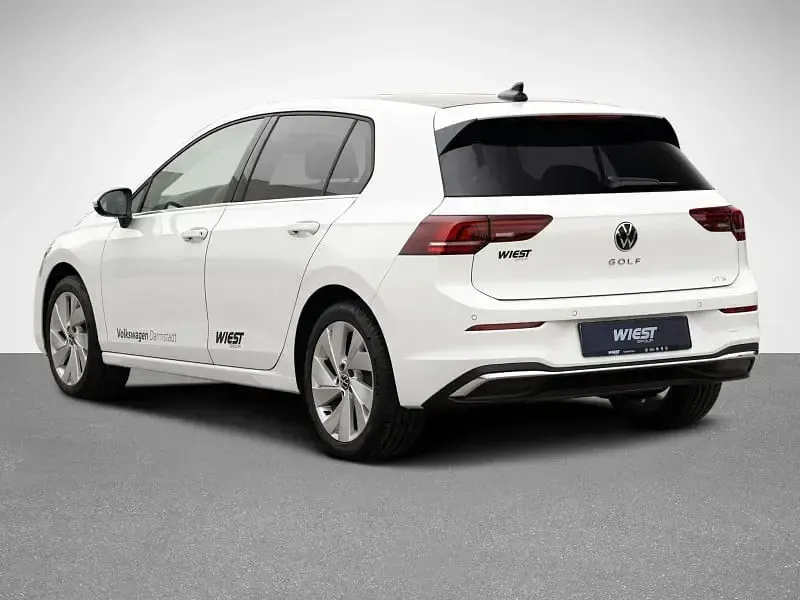 Gebraucht VW Golf VIII Style 150 PS (110 kW) 2025 Weiß Limousine