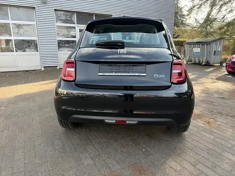 Gebraucht Fiat 500e 86 kW (118 PS) 2023 Schwarz Limousine