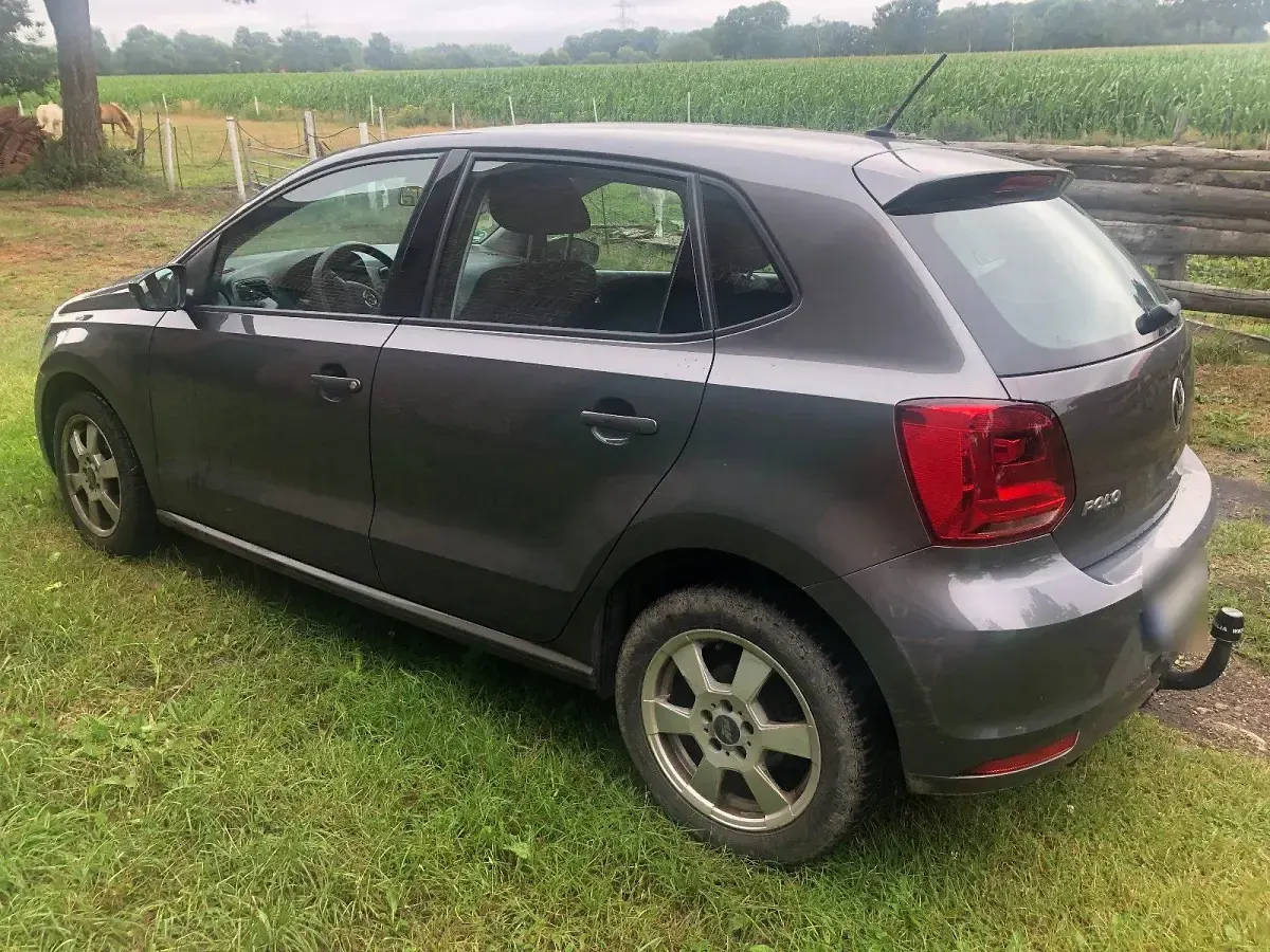 Gebraucht VW Polo 90 PS (66 kW) 2017 Grau Limousine