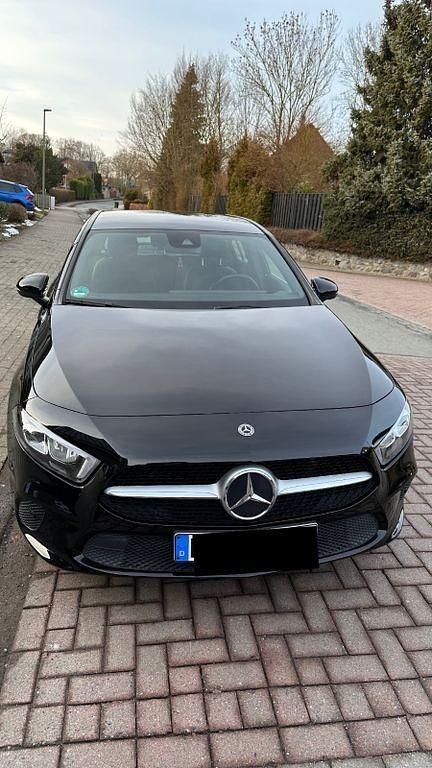 Gebraucht Mercedes A180 Progressive 116 PS (85 kW) 2018 Schwarz Limousine