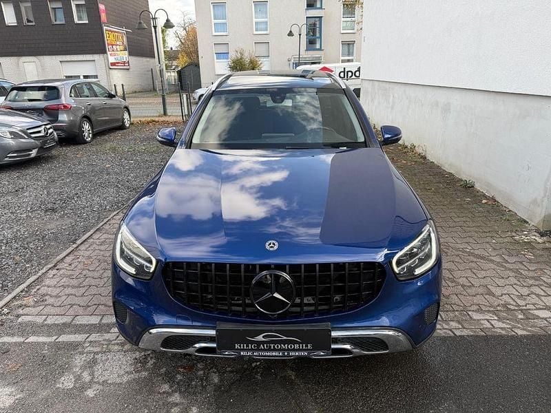 Gebraucht Mercedes GLC220 194 PS (142 kW) 2019 Blau SUV