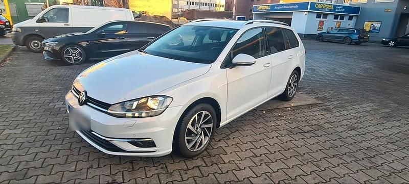 Gebraucht VW Golf VII 110 PS (80 kW) 2018 Weiß Kombi