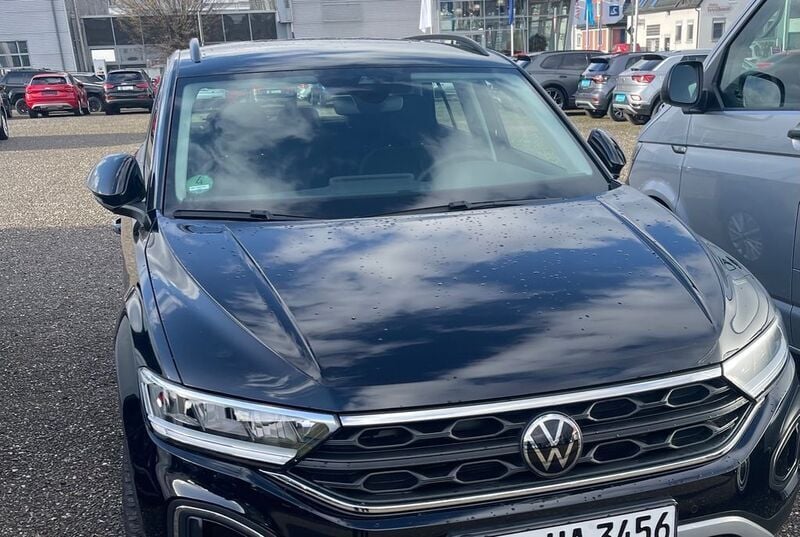 Silber Gebraucht 2023 VW T-Roc Life SUV | 20.000 € (Guter Preis) - Bild 1/3