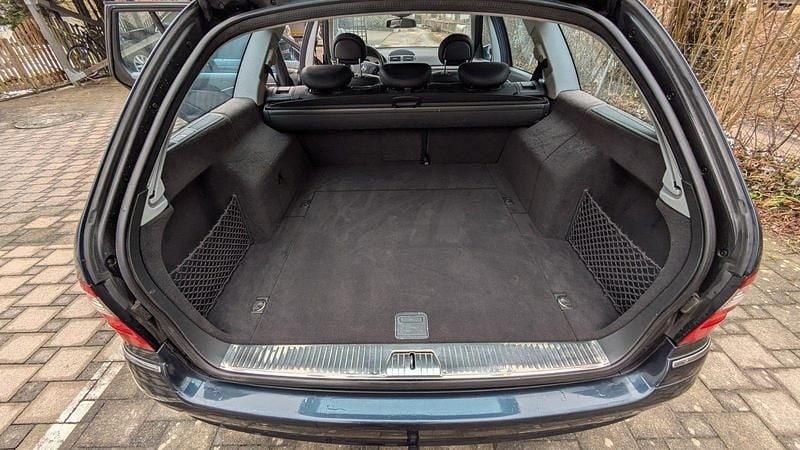 Gebraucht Mercedes E320 Avantgarde 224 PS (164 kW) 2003 Blau Kombi