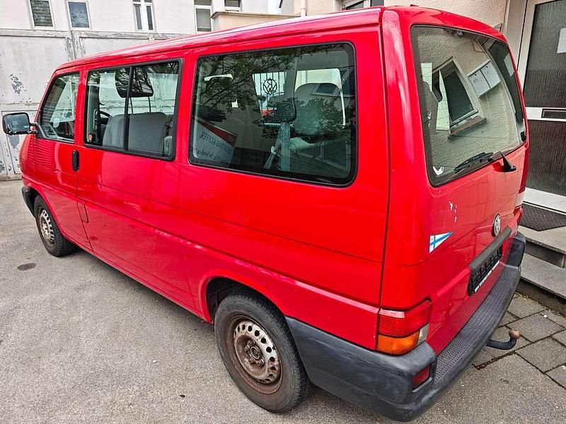 Second-hand VW Multivan Highline 102 CP (75 kW) 2002 Roșu Monovolum