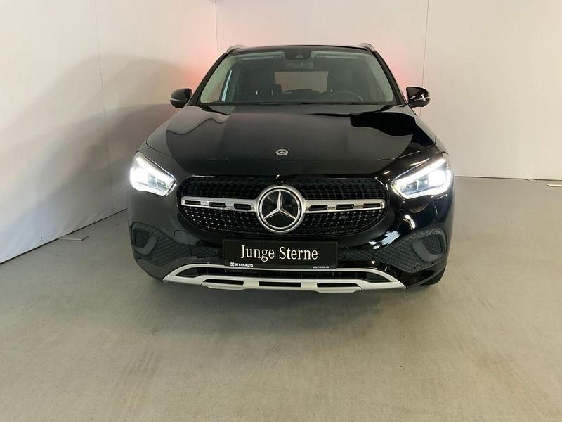 Gebraucht Mercedes GLA250 Style 218 PS (160 kW) 2022 Unilack nachtschwarz SUV