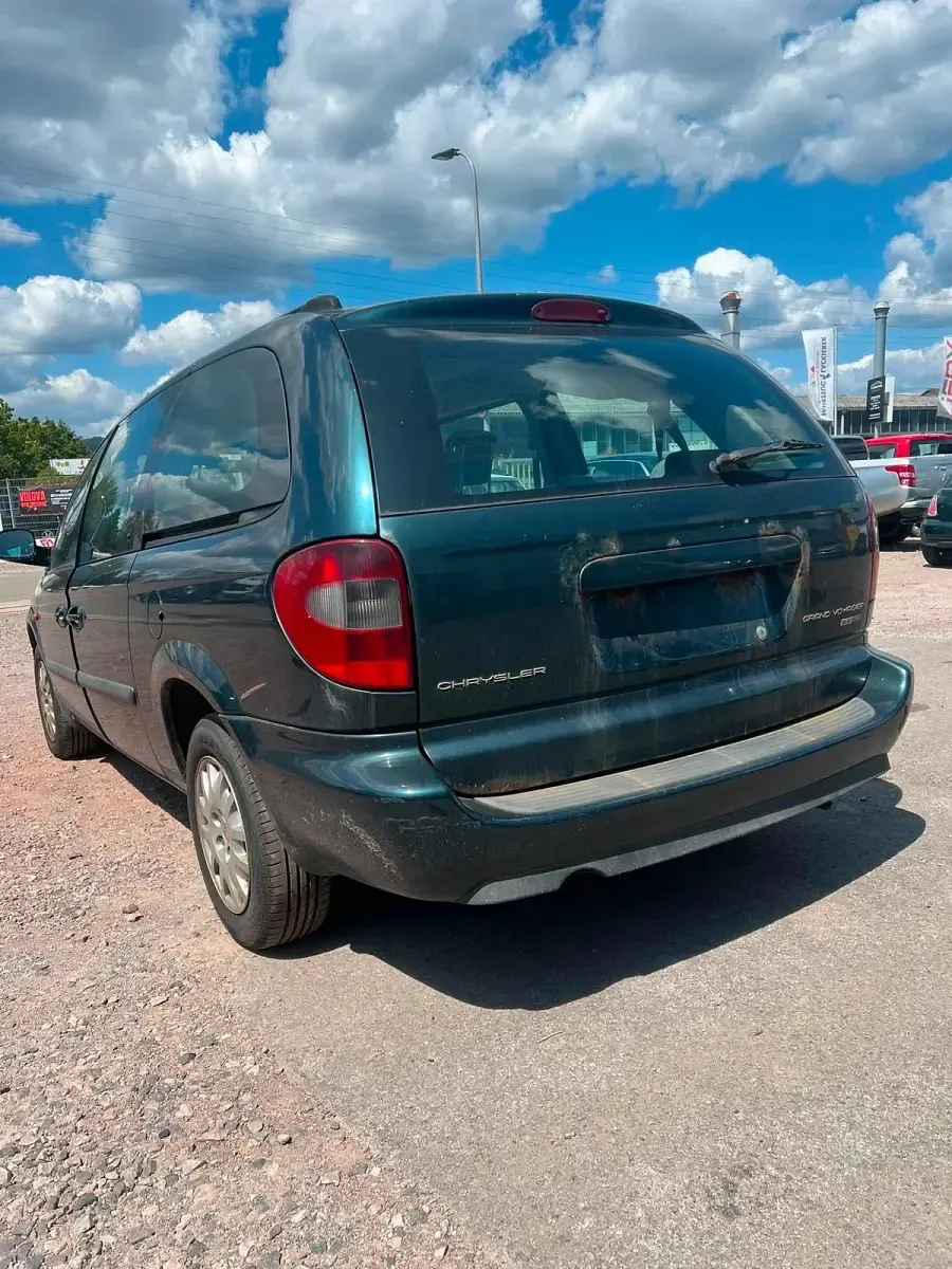 Gebraucht Chrysler Grand Voyager 150 PS (110 kW) 2005 Grün Van / Kleinbus