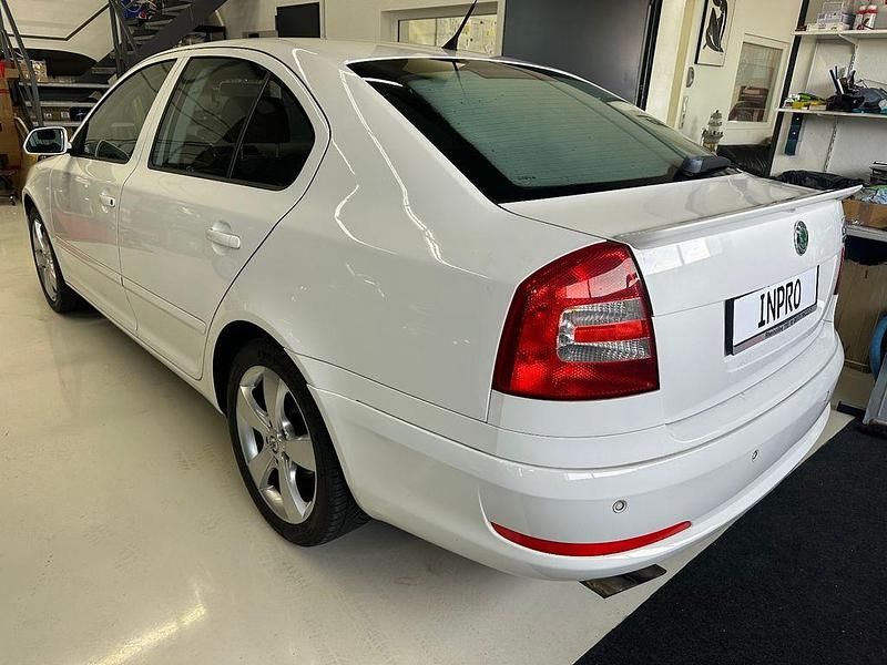 Gebraucht Skoda Octavia Sport 160 PS (117 kW) 2008 Weiß Limousine