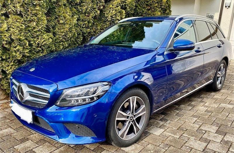 Blau Gebraucht 2020 Mercedes C220 Avantgarde Limousine | 18.890 € (Superpreis) - Bild 1/4