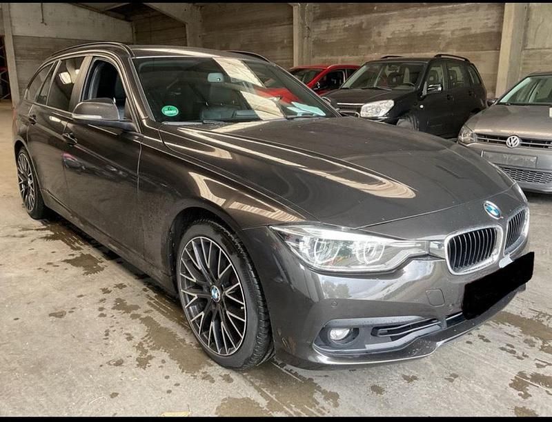 Braun Gebraucht 2016 BMW 320 Advantage Kombi | 11.990 € (Guter Preis) - Bild 1/4