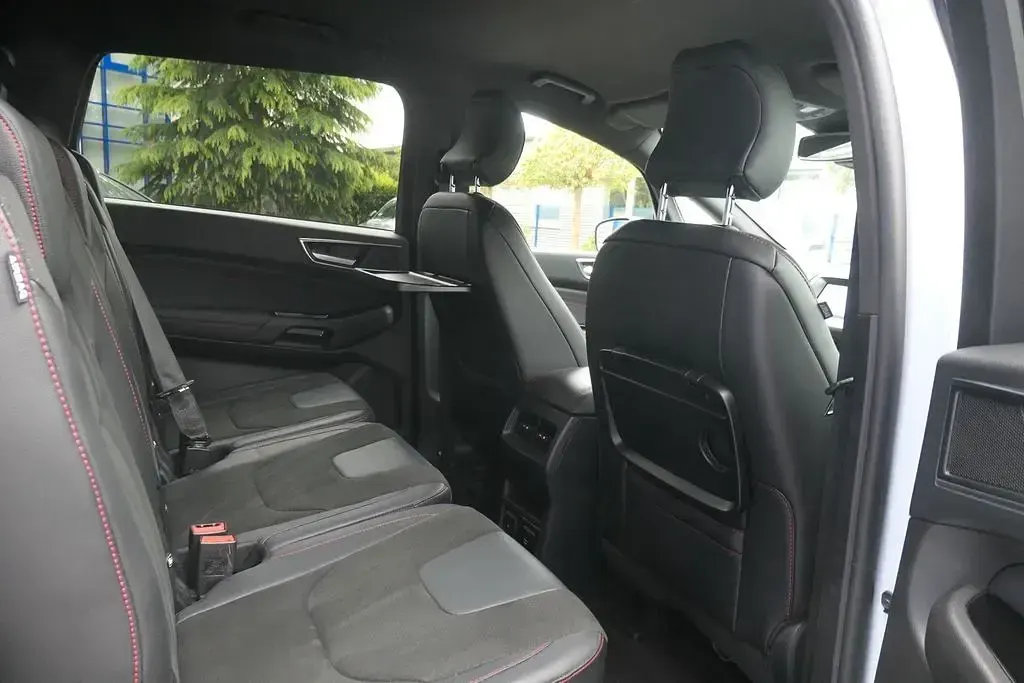 Używany Ford S-MAX ST-Line 190 KM (139 kW) 2023 Biały Minivan