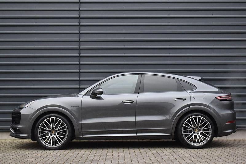 Gebraucht Porsche Cayenne 462 PS (339 kW) 2022 Grau SUV
