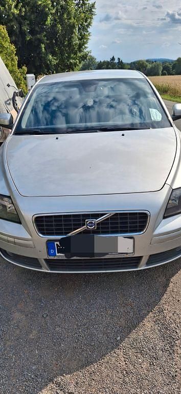 Silber Gebraucht 2007 Volvo S40 Kinetic Limousine | 1.600 € (Superpreis) - Bild 1/4