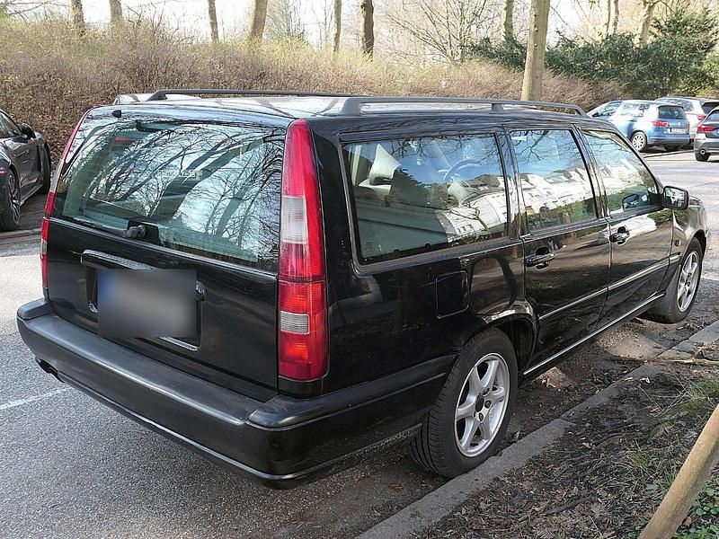 Gebraucht Volvo V70 142 PS (104 kW) 1999 Schwarz Kombi