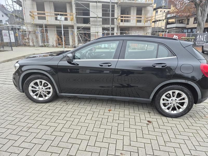 Gebraucht Mercedes CLA220 130 PS (95 kW) 2016 Schwarz Limousine