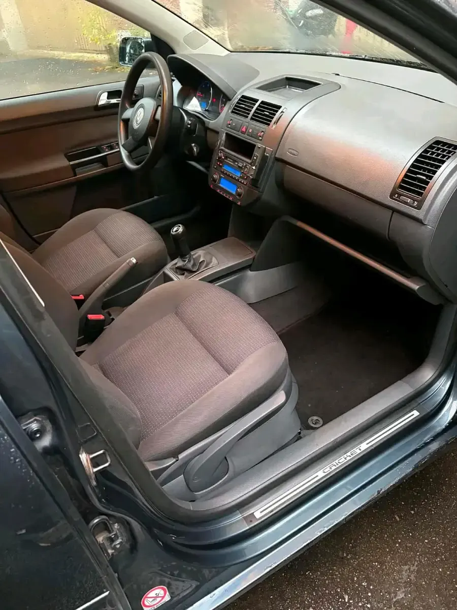 Gebraucht VW Polo 100 PS (73 kW) 2004 Grau Kleinwagen