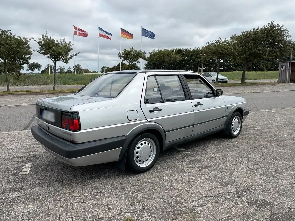 Gebraucht VW Jetta 69 PS (50 kW) 1991 Grau Limousine