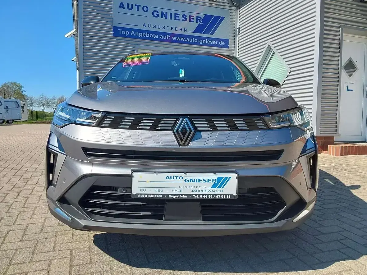 Gebraucht Renault Symbioz Techno 140 PS (102 kW) 2025 Andere farbe metallic SUV