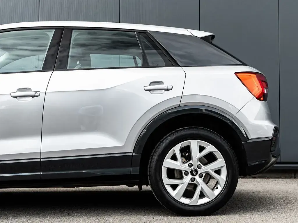 Gebraucht Audi Q2 Advanced 150 PS (110 kW) 2023 Silber SUV
