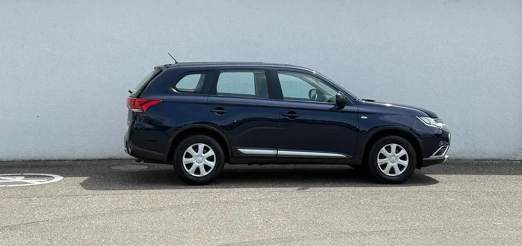 Gebraucht Mitsubishi Outlander Intense 150 PS (110 kW) 2016 Blau SUV