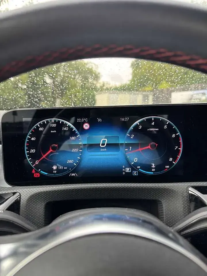 Gebraucht Mercedes A200 AMG line 163 PS (119 kW) 2020 Schwarz Kleinwagen