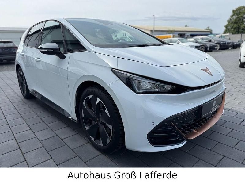 Weiß Gebraucht 2024 Cupra Born Kleinwagen | 31.290 € (Guter Preis) - Bild 1/4