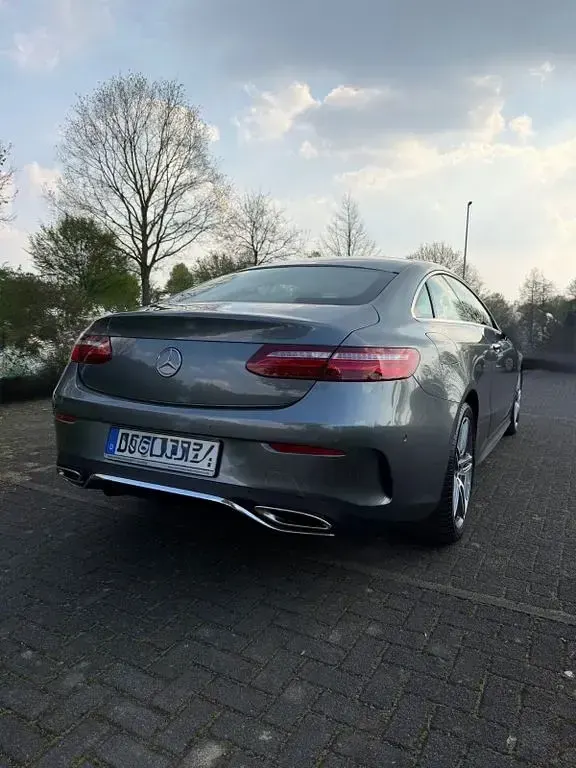 Gebraucht Mercedes E300 AMG 245 PS (180 kW) 2018 Grau