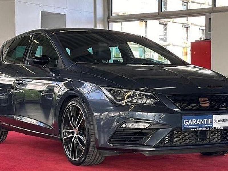 Grau Gebraucht 2019 Seat Leon Limousine | 20.900 € - Bild 1/4