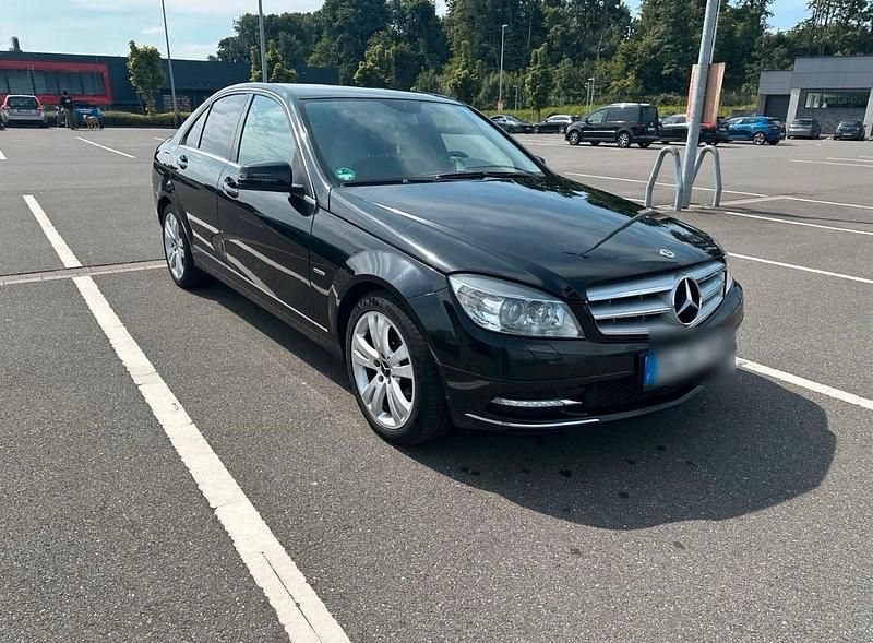 Schwarz Gebraucht 2010 Mercedes C200 Limousine | 8.000 € (Fairer Preis) - Bild 1/4