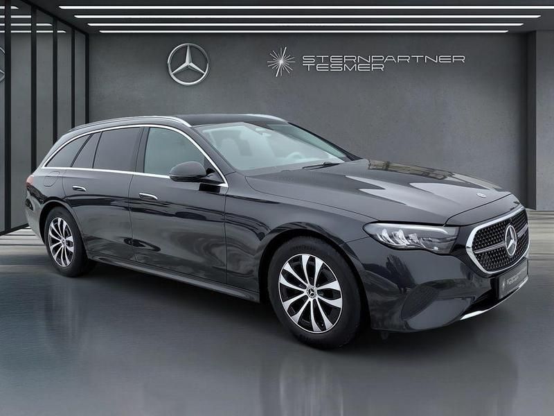 Gebraucht Mercedes E220 Avantgarde 197 PS (144 kW) 2024 Grau Limousine