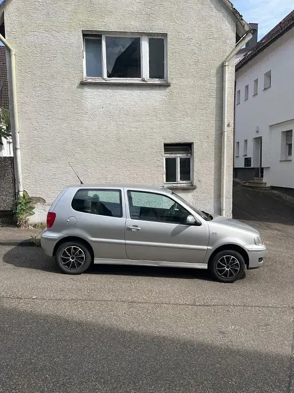 Gebraucht VW Polo 60 PS (44 kW) 2000 Silber Limousine
