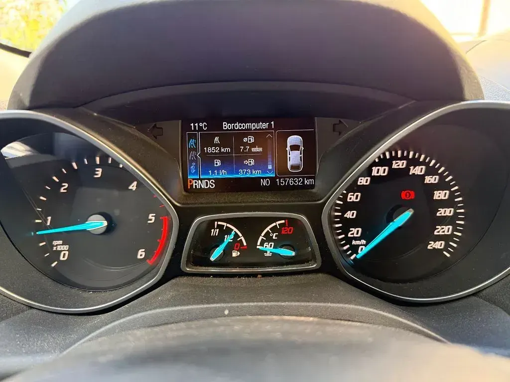 Usado Ford Kuga Individual 179 HP (131 kW) 2016 Preto SUV