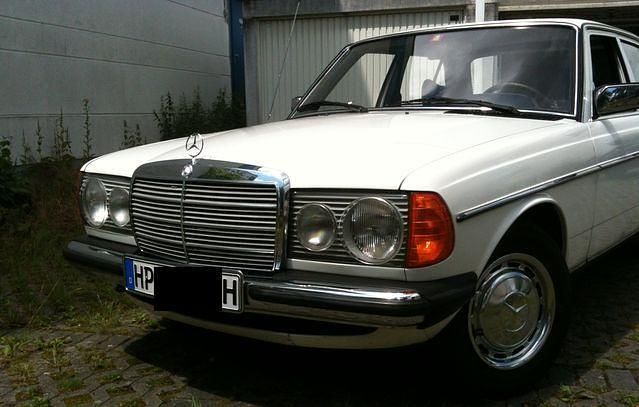 Gebraucht Mercedes 240 98 PS (72 kW) 1978 Weiß Limousine