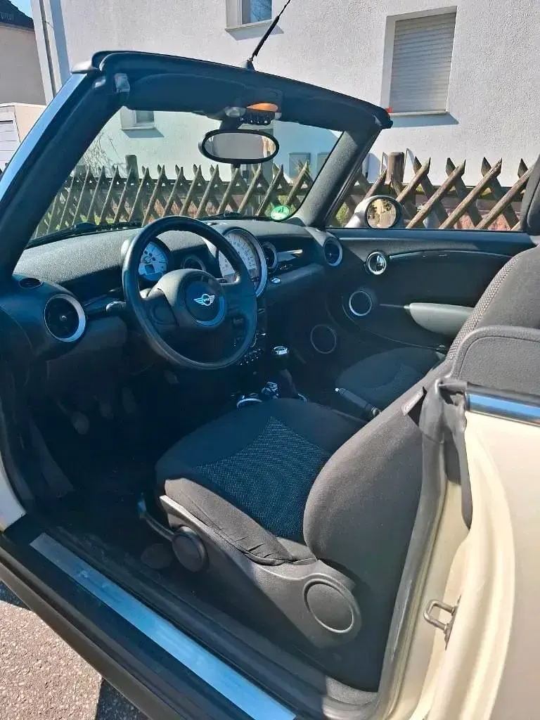 Gebraucht Mini Cooper Cabriolet 98 PS (72 kW) 2012 Weiß Cabrio