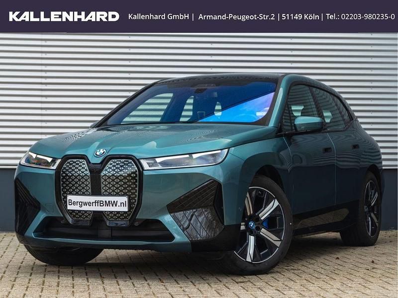 Blau Gebraucht 2023 BMW iX SUV | 54.875 € (Etwas zu teuer) - Bild 1/4