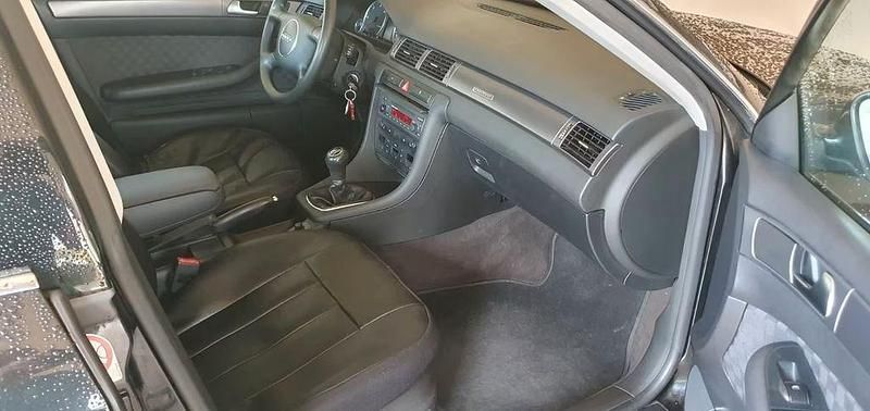 Gebraucht Audi A6 Ambiente 179 PS (131 kW) 2003 Schwarz Limousine