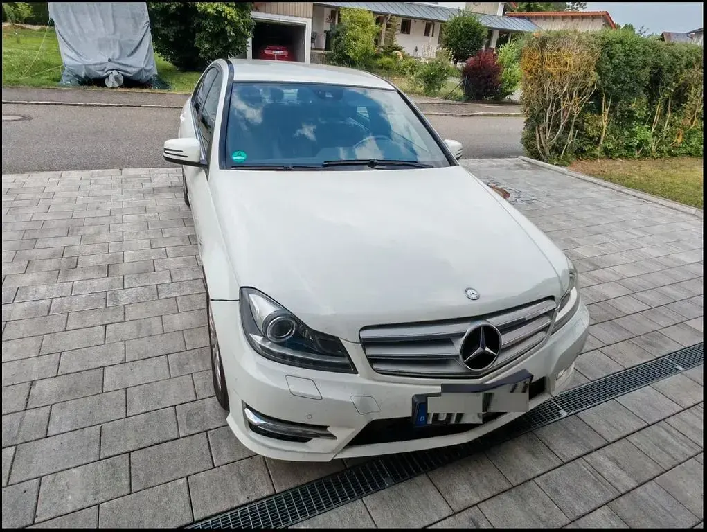 Gebraucht Mercedes C200 Avantgarde 184 PS (135 kW) 2012 Weiß Limousine