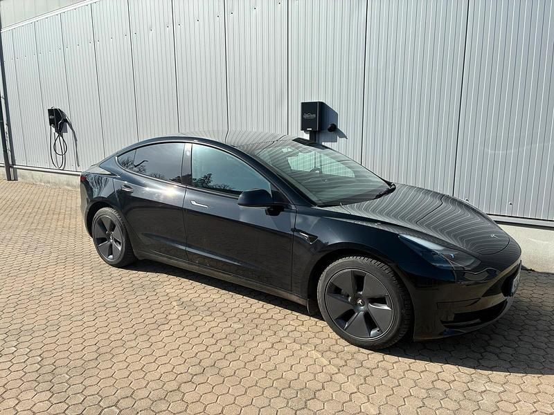 Gebraucht Tesla Model 3 Standard Range 239 kW (325 PS) 2022 Schwarz Limousine